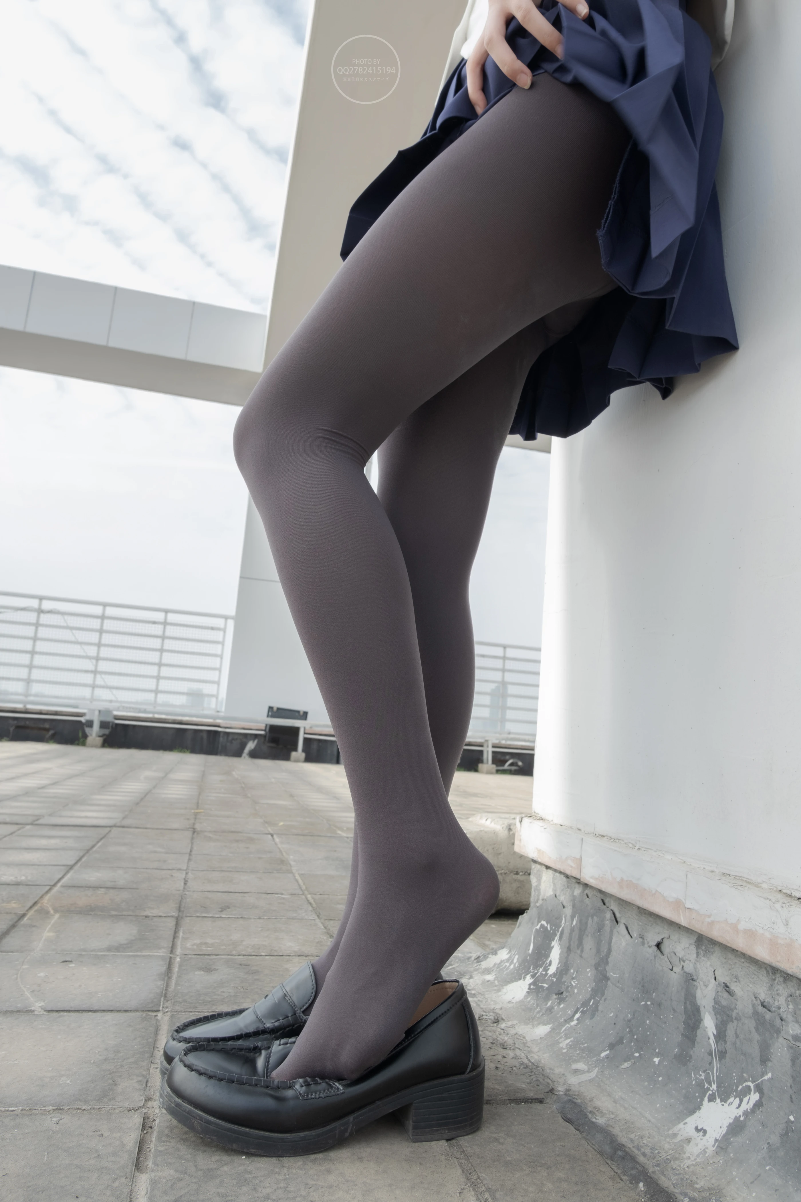 森萝财团 有料 NO.039 小香 天台上的JK灰丝美少女 [90P]插图5